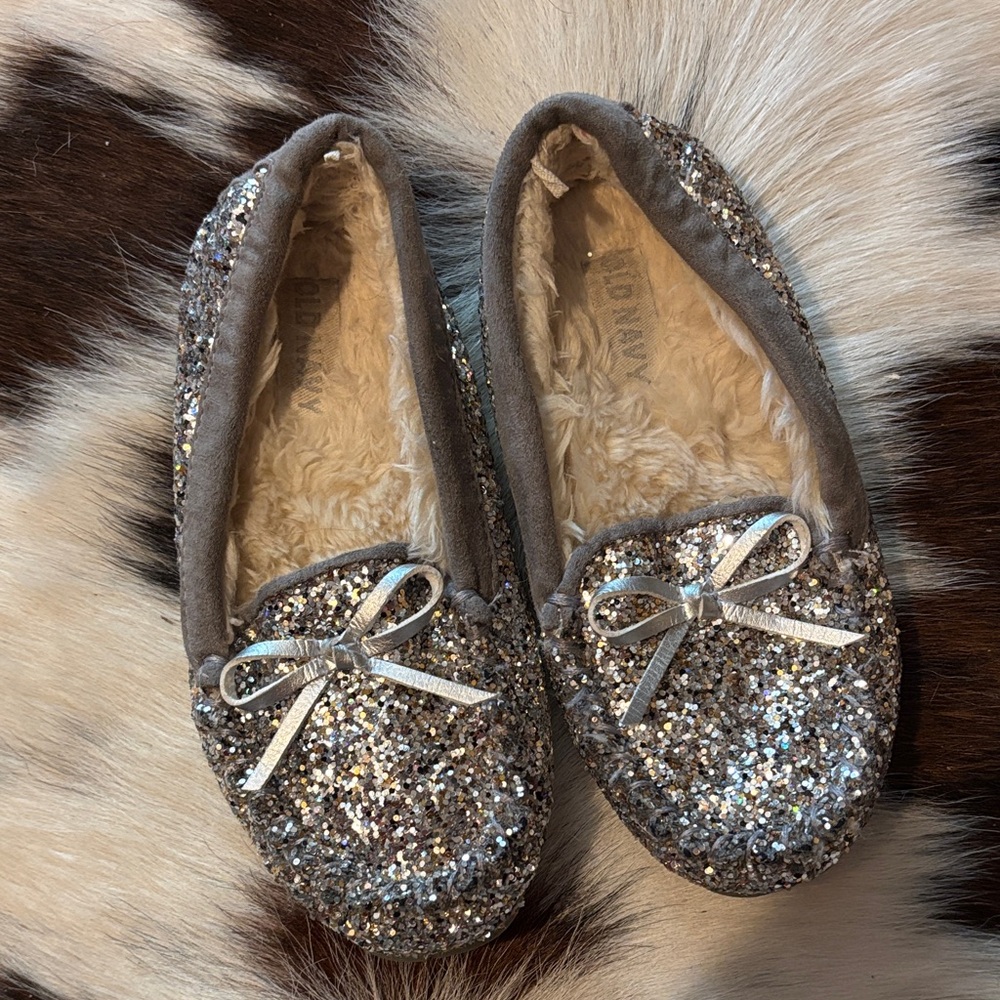 Old Navy Kids Glitter Moccasins with Bow